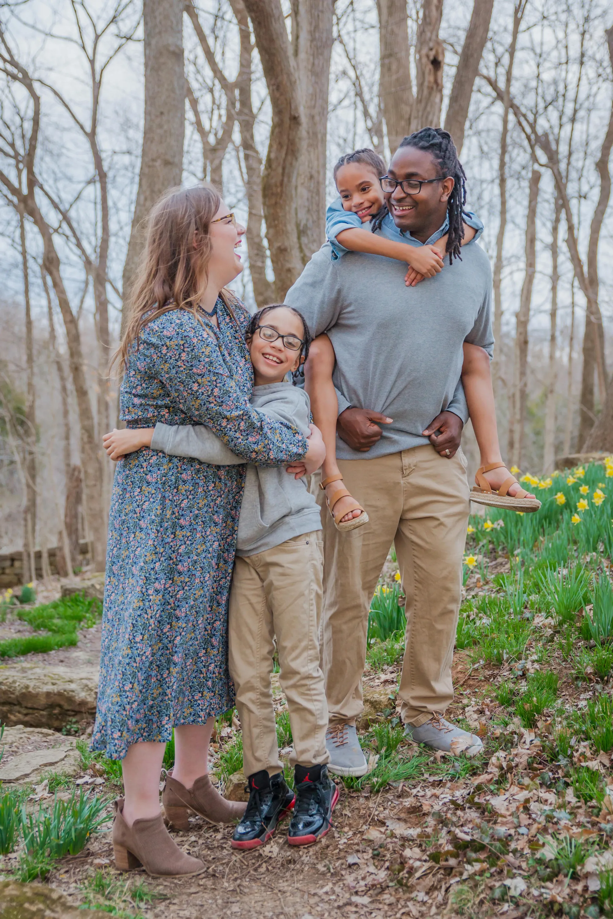 Family moment by Laura Christine Photography in Louisville, Kentucky