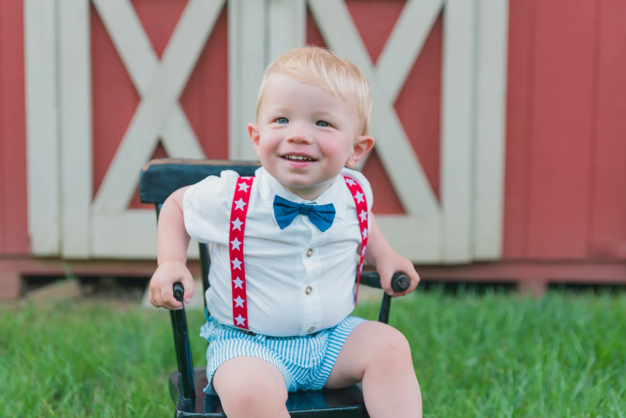 Family portrait by Laura Christine Photography in Louisville, Kentucky