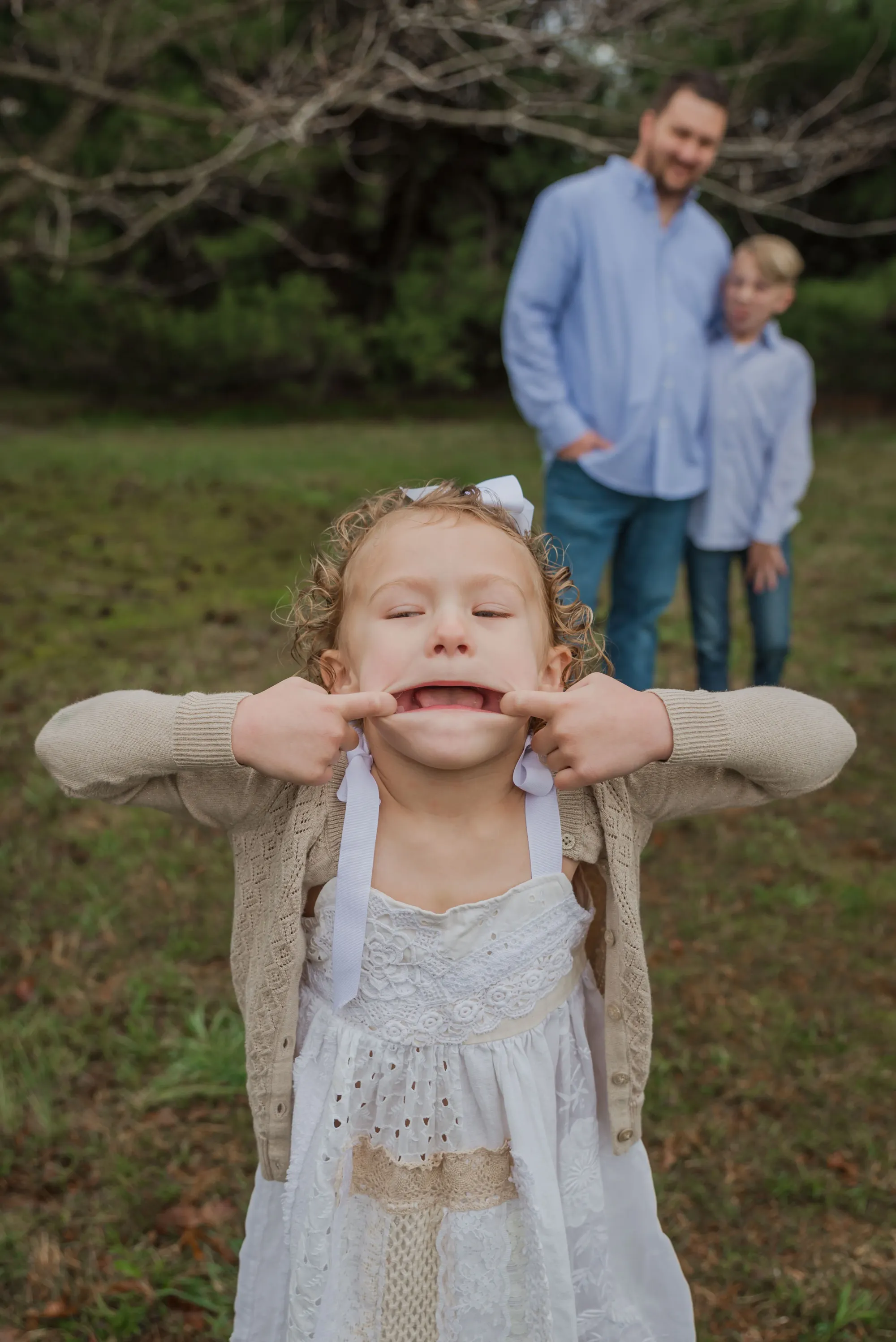 Family moment by Laura Christine Photography in Louisville, Kentucky