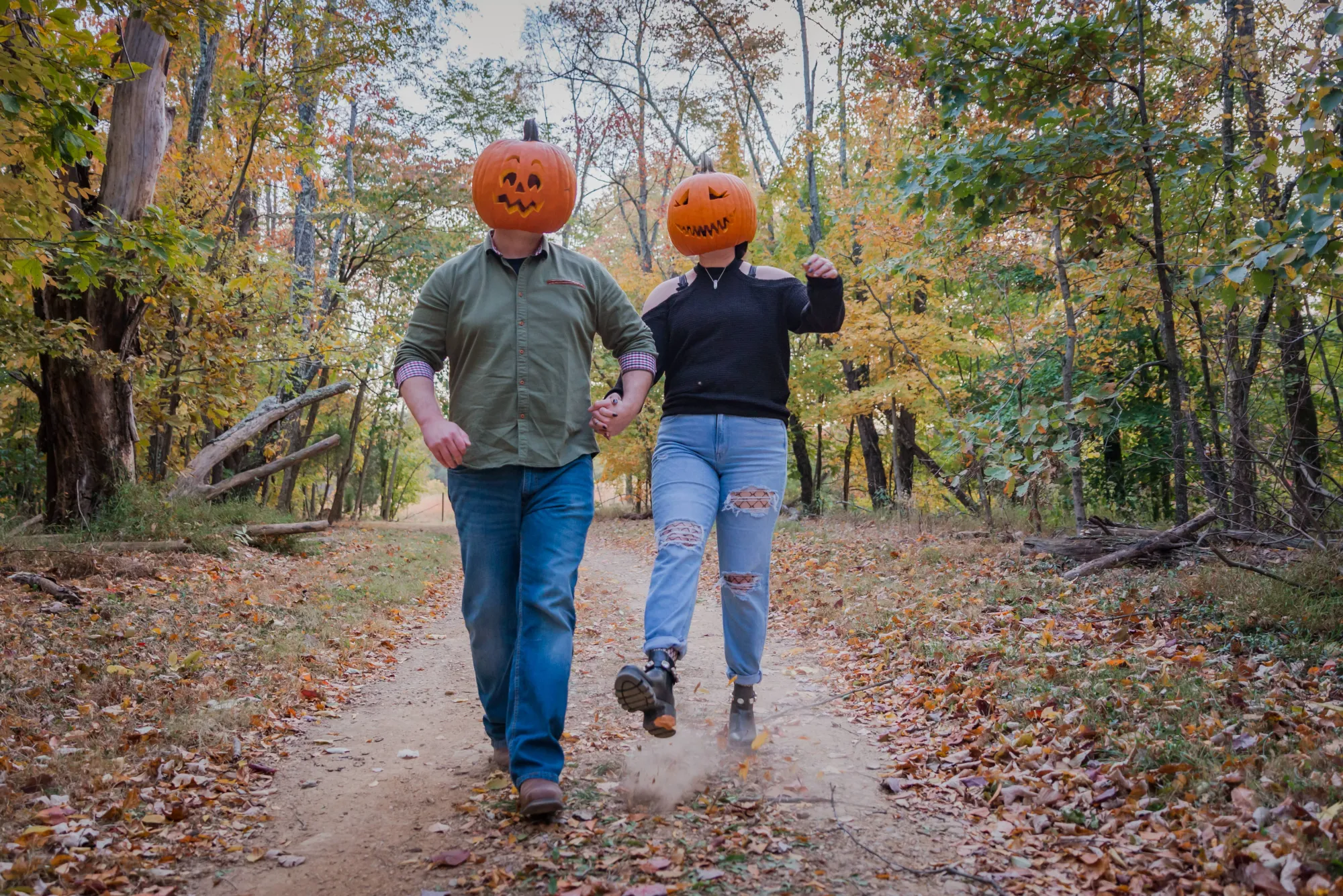 Engagement moment by Laura Christine Photography in Louisville, Kentucky