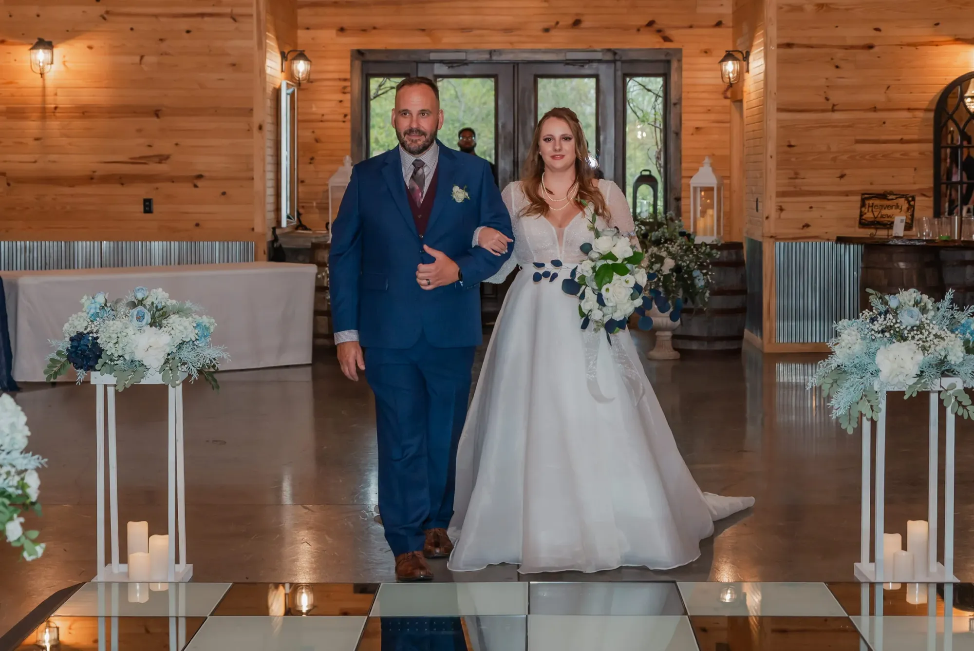 Wedding moment by Laura Christine Photography in Louisville, Kentucky