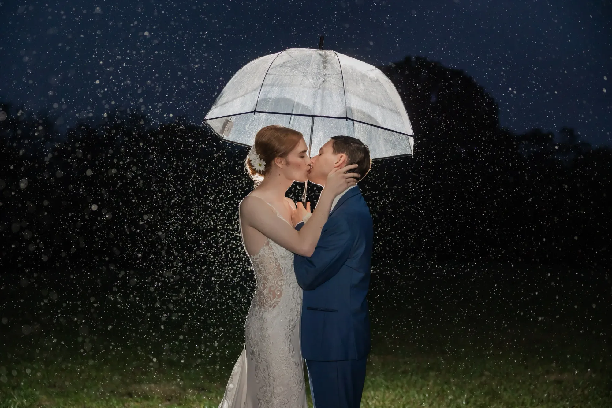 Wedding moment by Laura Christine Photography in Louisville, Kentucky