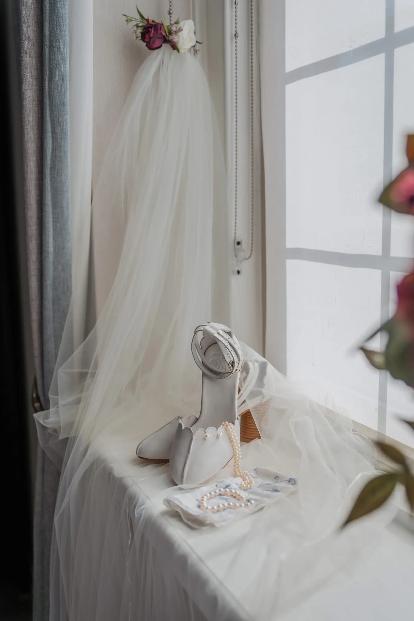 Wedding reception by Laura Christine Photography in Louisville, Kentucky