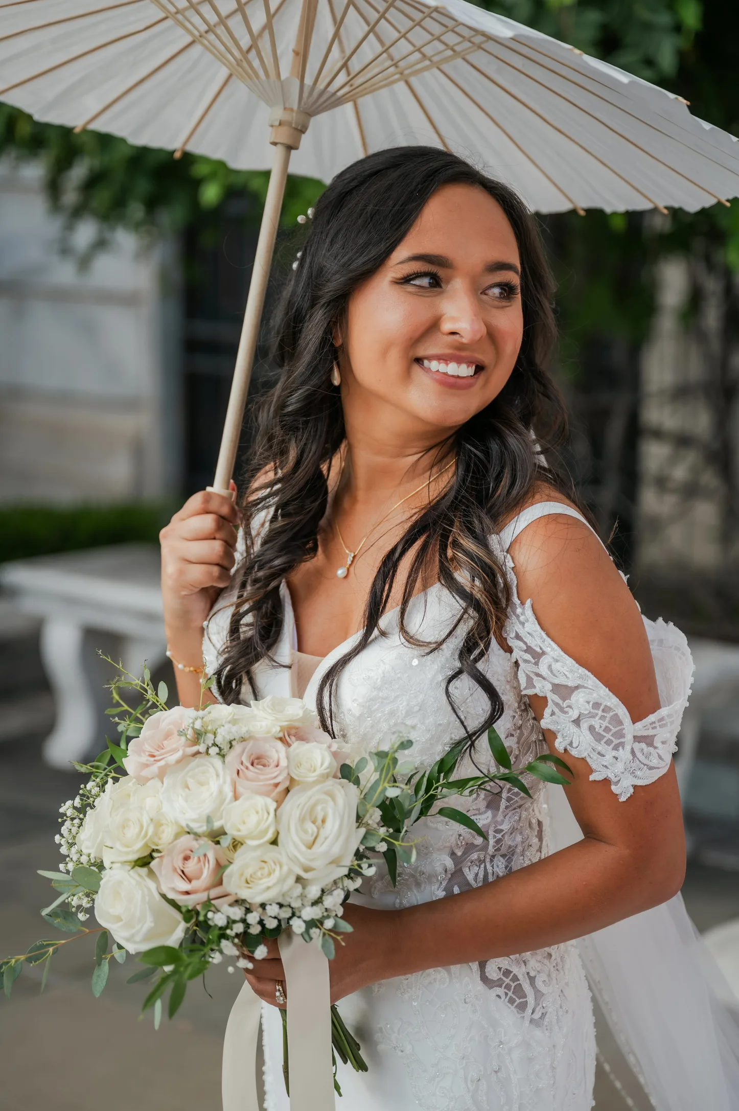 Wedding moment by Laura Christine Photography in Louisville, Kentucky