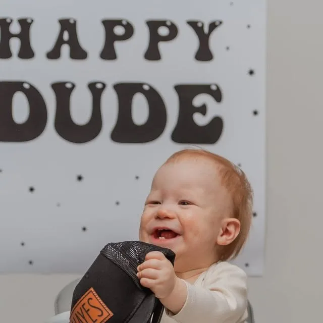 How in the world is my nephew already 1?! He's got to be one of the happiest babies in the world. I mean, just look at this little ham sandwich!! I had so much fun taking pictures at this birthday…