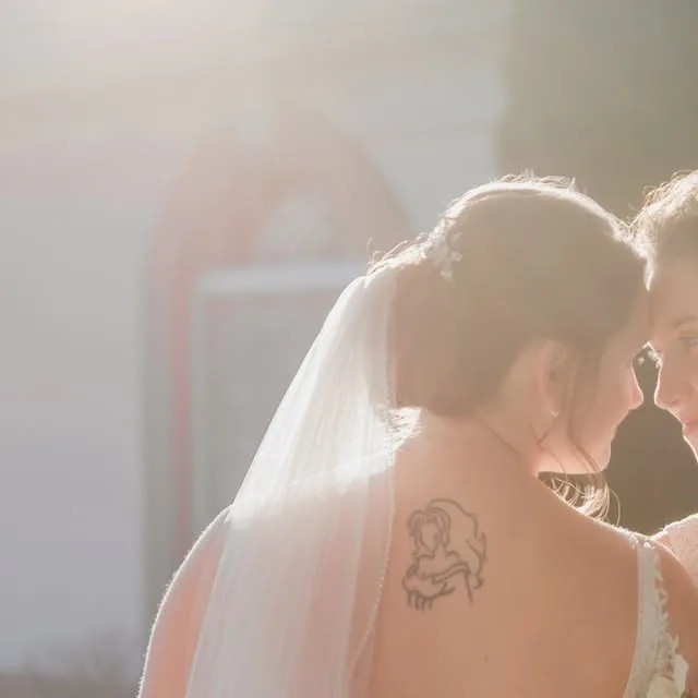 Happy Anniversary, Nicole and Julia! I hope your first year of marriage has been wonderful. 🥰🎊 
.
.
.
.
#louisvilleweddingphotography #louisvilleweddingphotographer #louisvillephotographer…