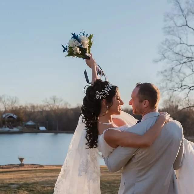 Congratulations to Alex and Ruby! Your wedding was picture perfect, and I’m so honored to have been a part of it. 

I can’t wait to edit everything! For now, enjoy this little sneak peek 🥰

DJ:…