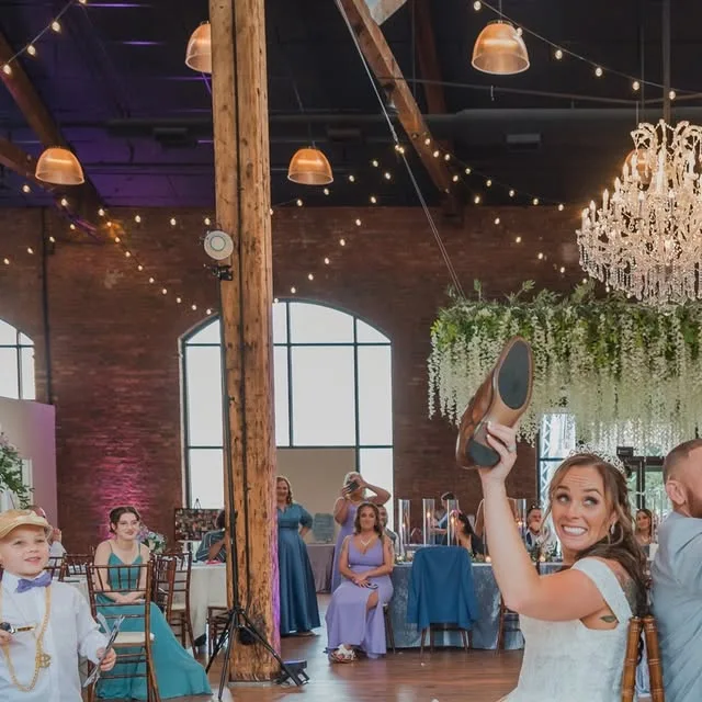 Trying to choose a venue for your wedding? Louisville is a city bursting with charm and history, and there's no shortage of amazing venues! From the breathtaking views along the Ohio River, to the…