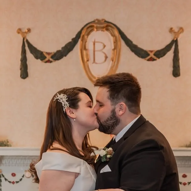I just delivered Sarah and Michael's wedding gallery! Their day served up lots of old Hollywood vibes, and I'm in LOVE!! 😍

Once again, congratulations to Mr. and Mrs. Buchanan!

Venue: @brownhotel…