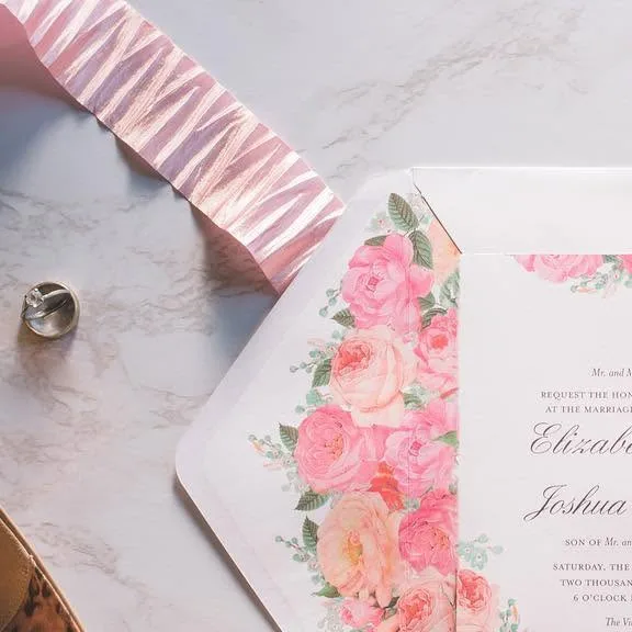 One of the first shots from my brand new full frame Nikon! Made a new styling board and  dressed it up with pretty things, it was a lovely way to spend my afternoon. #louisvilleweddingphotography…