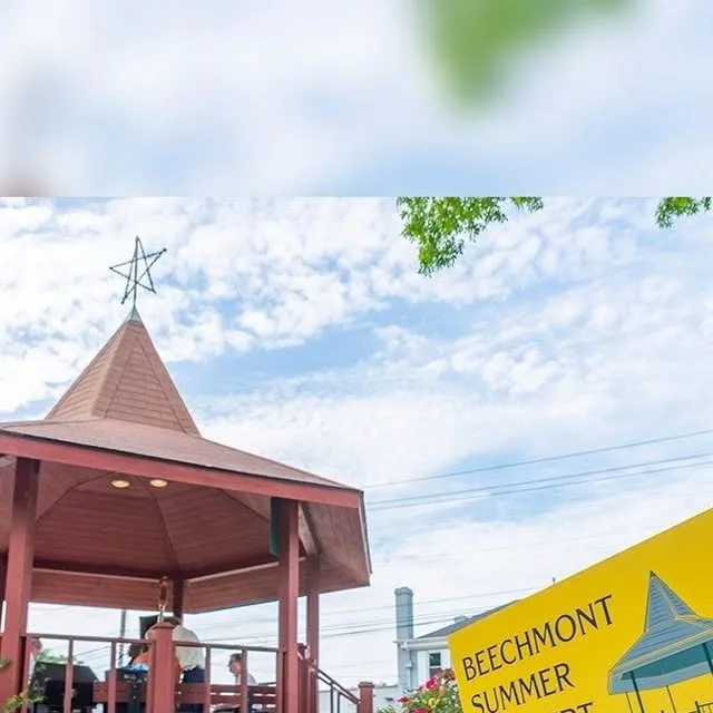 The first concert of the Beechmont Summer Concert Series was a huge success! I had such a blast snapping photos of my neighbors and the awesome team that helped put the event together. 

Don't worry…