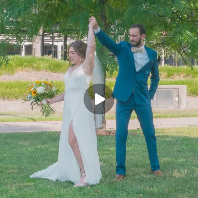 I love a good twirl 😍

I wish you all could have seen the way this groom looked at his bride, this moment was pure magic!
.
.
.
.
.
#louisvilleweddingphotographer #louisvillephotographer…