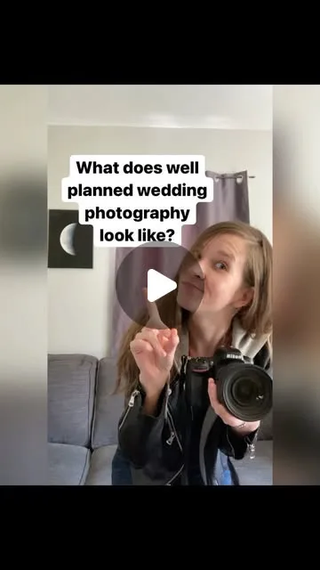 While your wedding photographer should be able to catch beautiful moments on the fly, planning for some of them can really make a difference in your photos! Watch and learn 🥰
.
.
.
.…