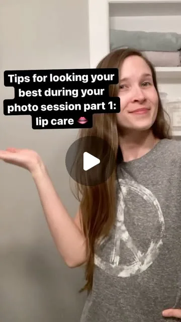 Tips for looking your best during your photo session, part one: lip care 👄 
.
.
.
.
#louisvillephotographer #laurachristinephotography #kentuckyphotographer #louisvilleweddingphotographer…