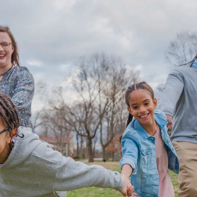 I had THE MOST fun with this adorable family!! Each of them had the best personality and it shows 🤩  Keep reading for a fun little side story...

So we took these photos at a farm, and the…