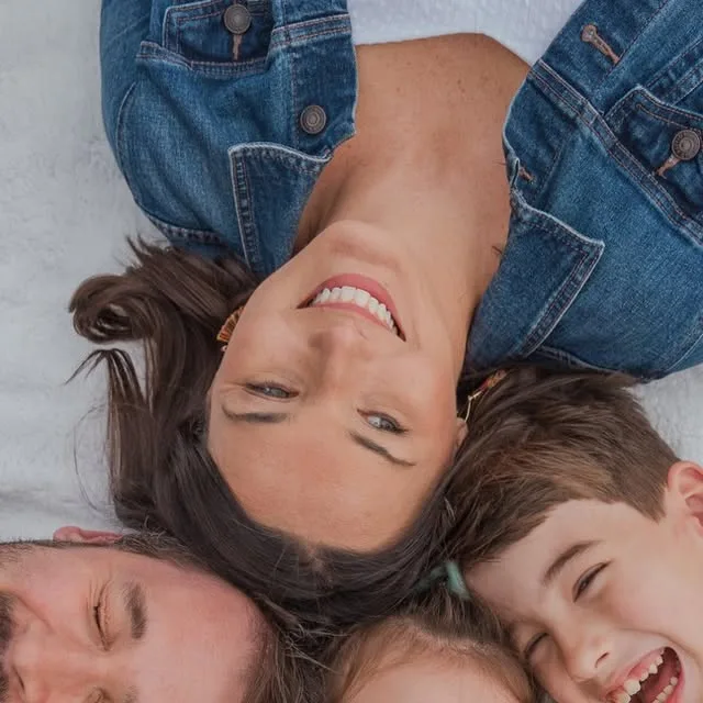 Don't mind me over here smiling at my laptop like I'm in love, because I totally am. This family brought so much energy and laughter to their session! 🥰
.
.
.
.
#laurachristinephotography…