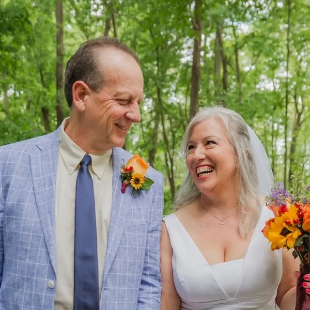 In true Kentucky fashion, Jan and Mike got married at a gorgeous cabin on a private horse farm. It was a perfect day! Thank you both for trusting me to document such a special event!! 🥰 🎉

Florist:…