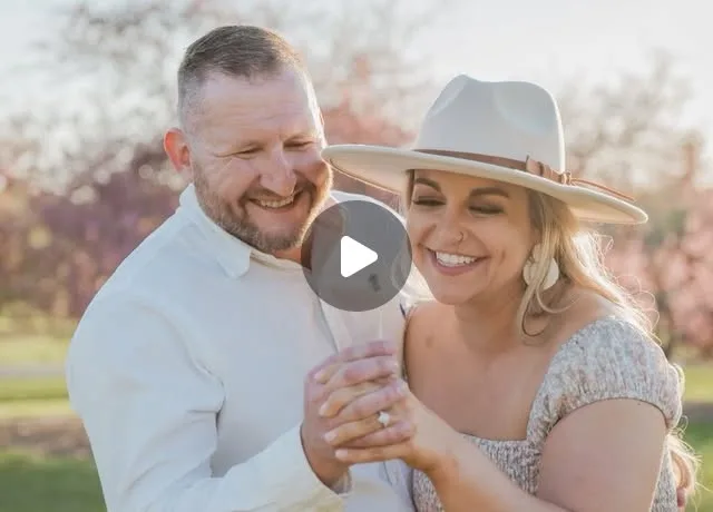 When you use a prompt for kids during the engagement session and it still turns out super cute 🥰💍📸
.
.
.
.
#laurachristinephotography #kentuckyphotographer #engagementphotos #weddingphotographer…
