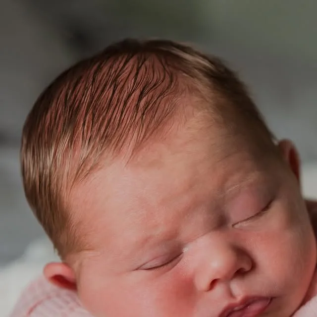 Welcome to the world, Olivia!! I've been capturing memories with Nicole and Chase since their wedding, and I'm so grateful to continue documenting their story. 🥰 📸
.
.
.
.…