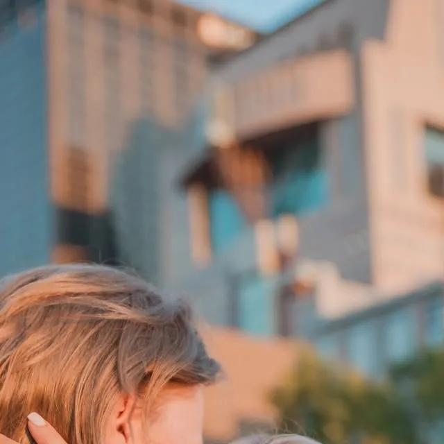 I love a good downtown engagement session!! 🥰
.
.
.
.
#laurachristinephotography #kentuckyphotographer #engagementphotos #weddingphotographer #louisvilleweddingphotographer #weddingphotography". 