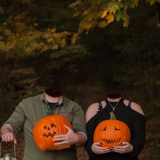Happy Halloween!! Here's a throwback to my favorite spooky session with Nadine and Alex! 🎃
.
.
.
.
#laurachristinephotography #kentuckyphotographer #engagementphotos #weddingphotographer…
