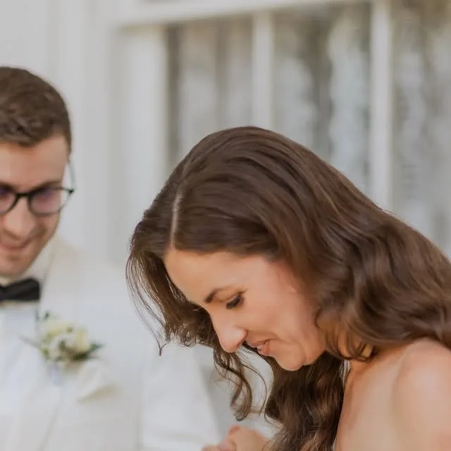Mr. and Mrs. Abell 💍

Ceremony Venue: @whitehall_house_gardens 
Reception Venue/Catering: @savoratriverhouse 
Dress: @adornlouisville 
Florist: @lloydsflorist 
Hair and Makeup: @colorintheville 
DJ:…