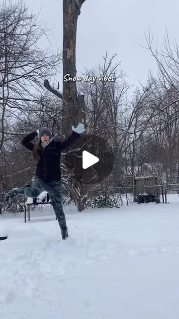 Virtual snowball fight with @laurachristinephoto 🫶🏼 ❄️