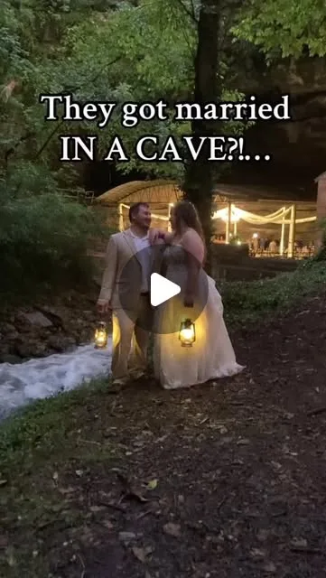 Check out these photos from one of the coolest weddings I’ve ever been part of — literally, because it was in a CAVE! 🪨💍 I had the best time second shooting for Wild Skyes Photography at this…