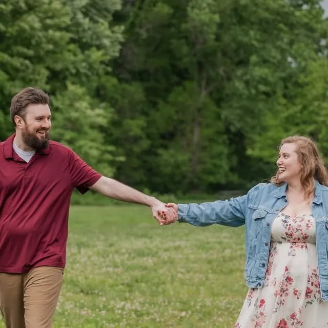 Samantha and Colton’s engagement session was a whole vibe ✨

We may have spent the entire session being chased by a rain cloud, but they didn’t let it faze them one bit — and honestly, I think it…